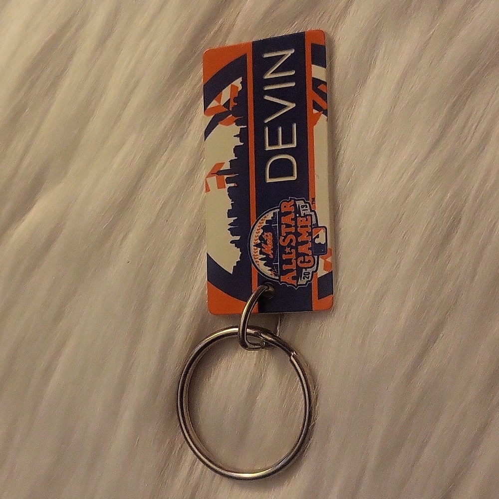 Keychain personalized Devin mlb logo